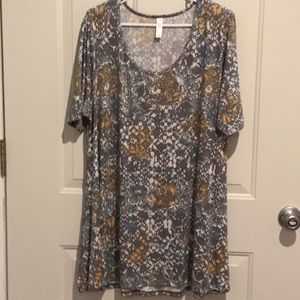 LuLaRoe Perfect T